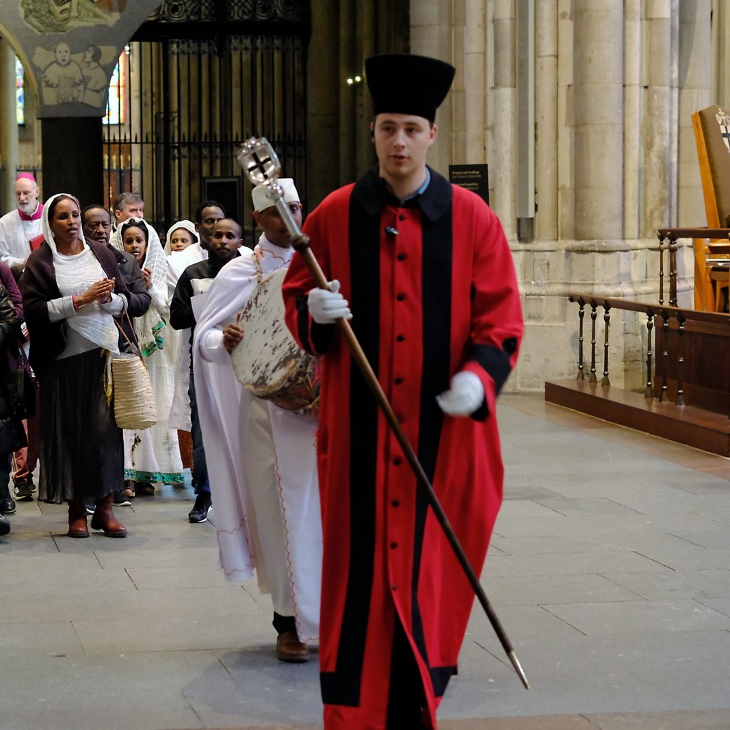 Andacht mit geflüchteten Menschen am 28. September 2024 im Kölner Dom (c) Robert Boecker